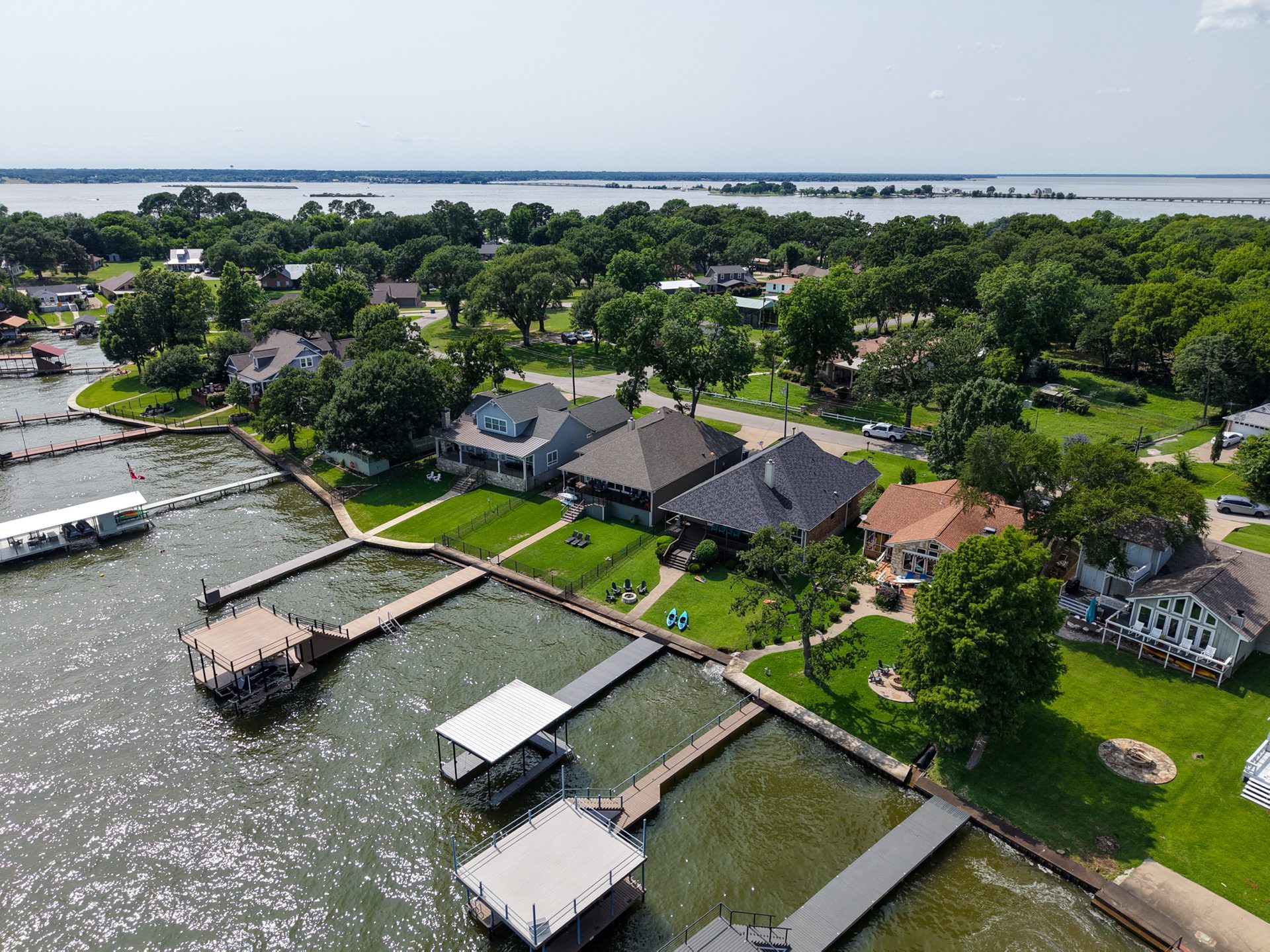 ✨ Surrounded by Paradise Waterfront in front. Water views behind. The dream is real — and it’s waiting for you.
